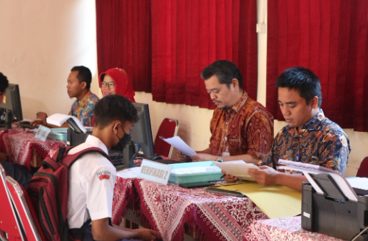 Sman 10 Semarang Berikan Pelayanan Prima Dalam Verifikasi Ppdb 2023 Sman 10 Semarang 2698